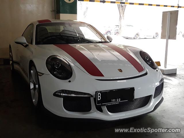 Porsche 911R spotted in Jakarta, Indonesia