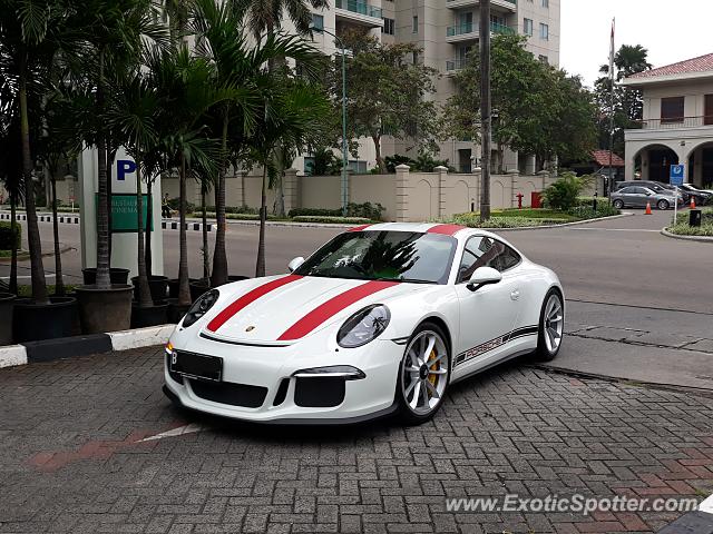 Porsche 911R spotted in Jakarta, Indonesia