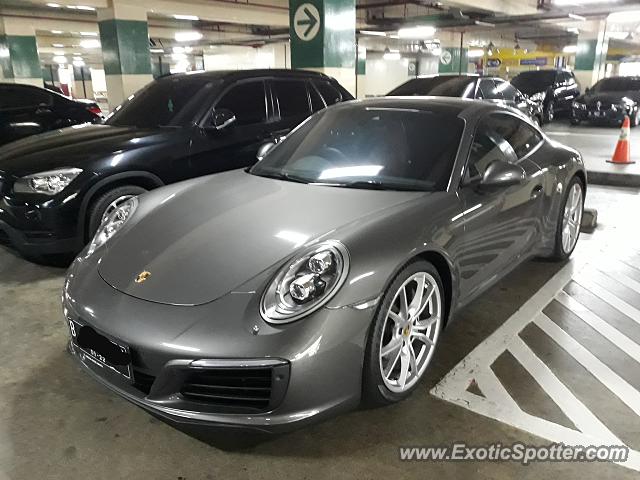 Porsche 911 spotted in Jakarta, Indonesia