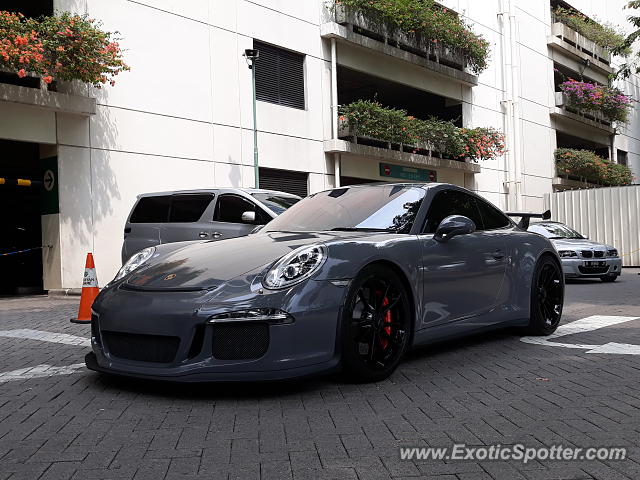 Porsche 911 GT3 spotted in Jakarta, Indonesia