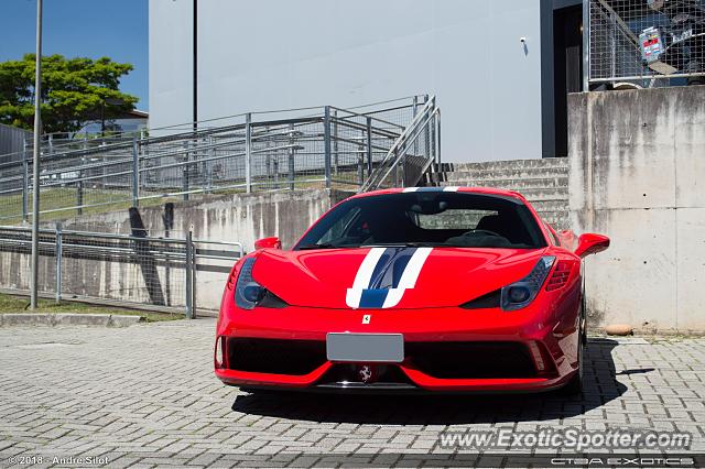 Ferrari 458 Italia spotted in Curitiba, PR, Brazil