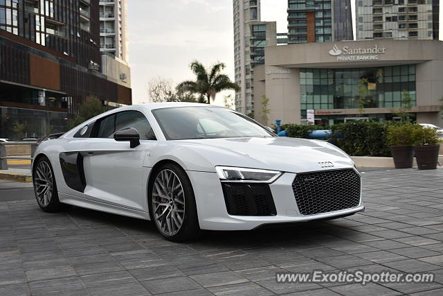 Audi R8 spotted in Guadalajara, Mexico
