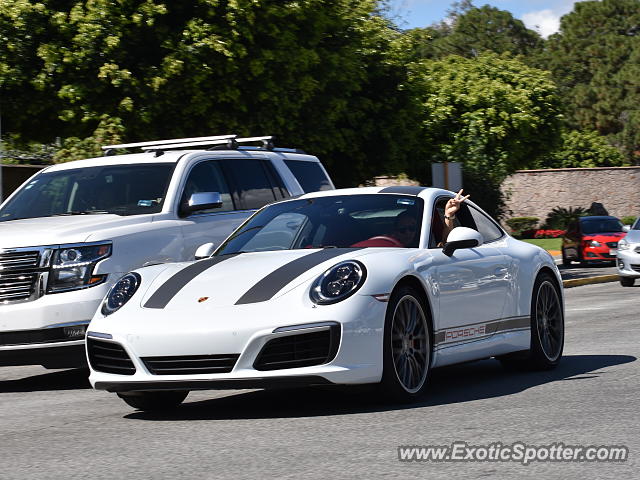 Porsche 911 spotted in Guadalajara, Mexico