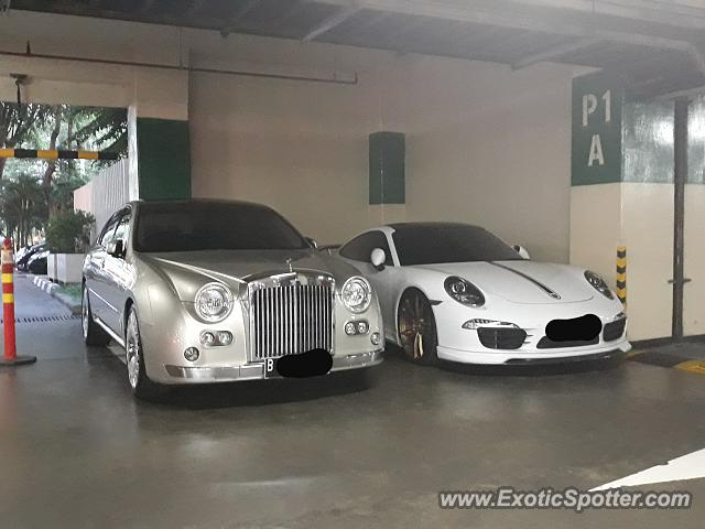 Porsche 911 spotted in Jakarta, Indonesia