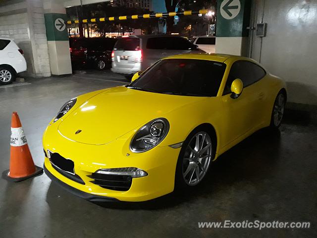Porsche 911 spotted in Jakarta, Indonesia