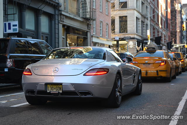 Mercedes SLS AMG spotted in Manhattan, New York