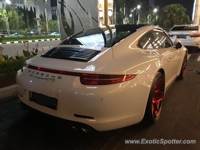 Porsche 911 spotted in Jakarta, Indonesia
