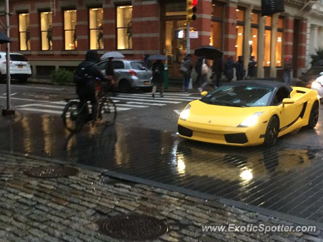 Lamborghini Gallardo spotted in Lower Manhatan, New York