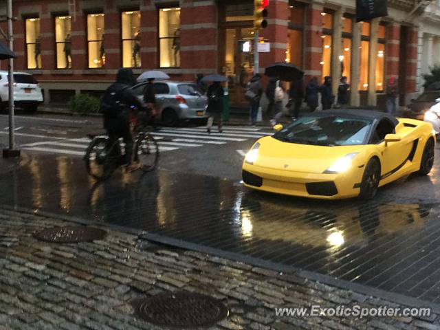 Lamborghini Gallardo spotted in Lower Manhatan, New York