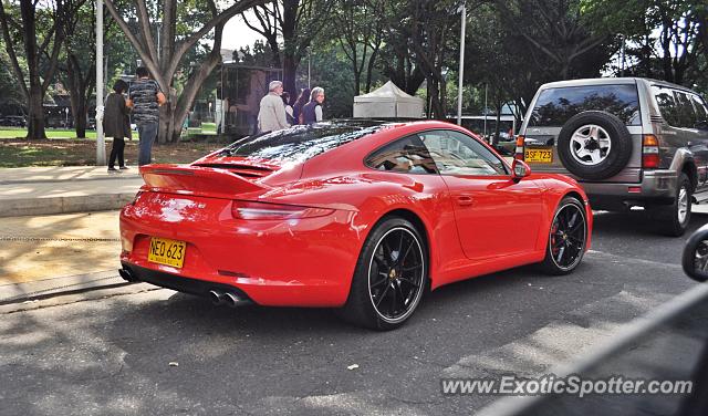 Porsche 911 spotted in Bogota, Colombia