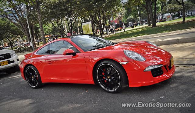 Porsche 911 spotted in Bogota, Colombia