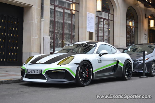 Porsche Cayman GT4 spotted in Paris, France