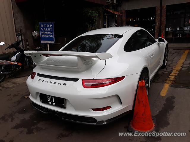 Porsche 911 GT3 spotted in Jakarta, Indonesia