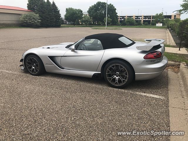 Dodge Viper spotted in Apple Valley, Minnesota