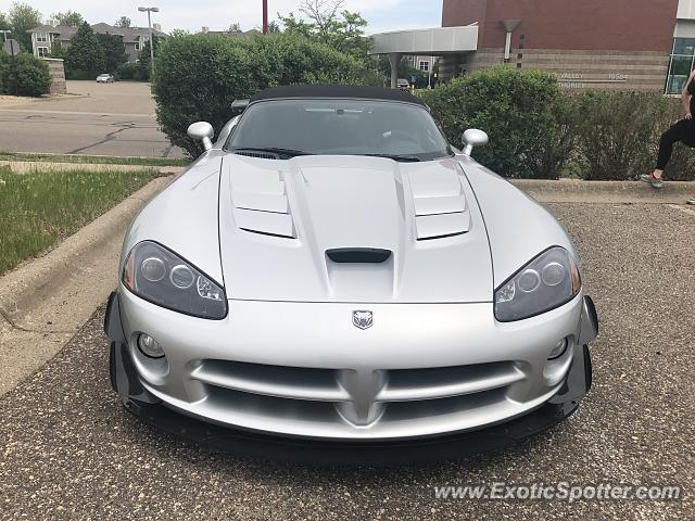 Dodge Viper spotted in Apple Valley, Minnesota