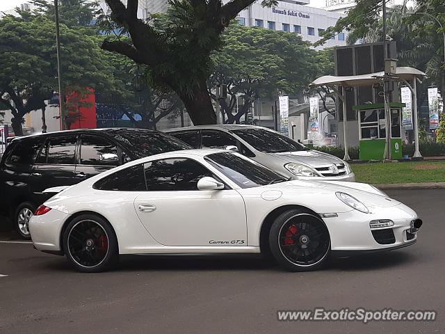 Porsche 911 spotted in Tangerang, Indonesia