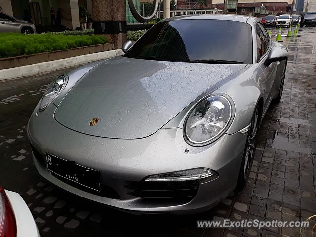 Porsche 911 spotted in Jakarta, Indonesia