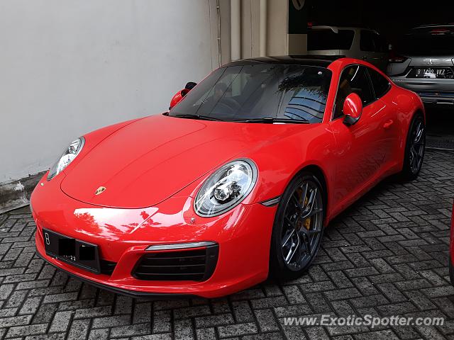 Porsche 911 spotted in Jakarta, Indonesia