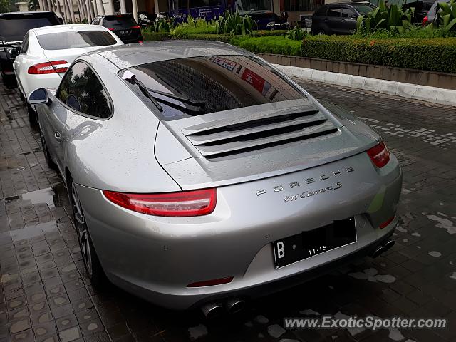 Porsche 911 spotted in Jakarta, Indonesia