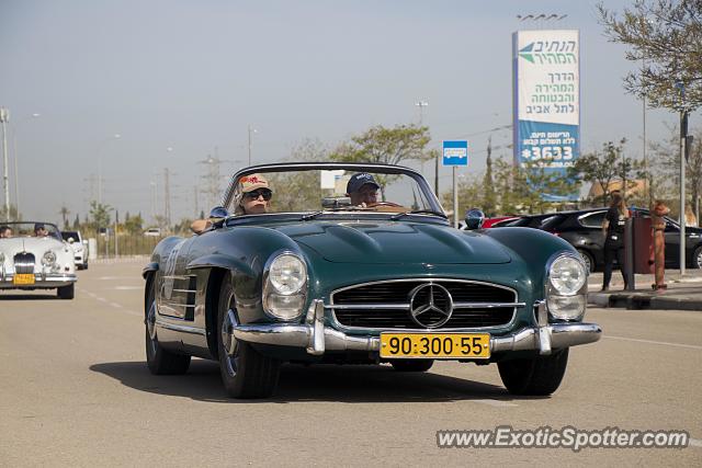 Mercedes 300SL spotted in Tel aviv, Israel