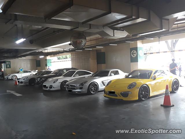 Mercedes SLS AMG spotted in Jakarta, Indonesia