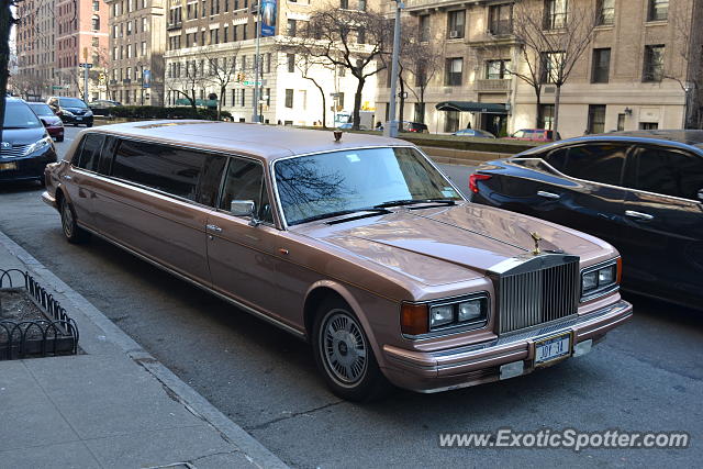 Rolls-Royce Silver Spur spotted in Manhattan, New York