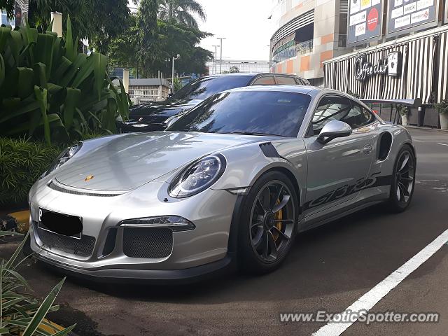 Porsche 911 GT3 spotted in Jakarta, Indonesia