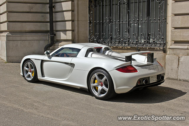 Porsche Carrera GT spotted in Paris, France