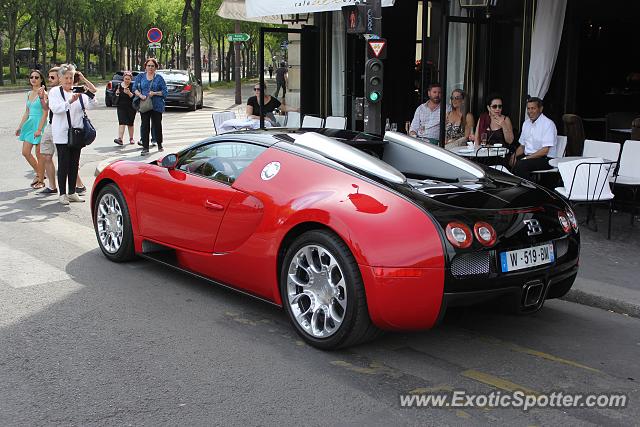 Bugatti Veyron spotted in Paris, France