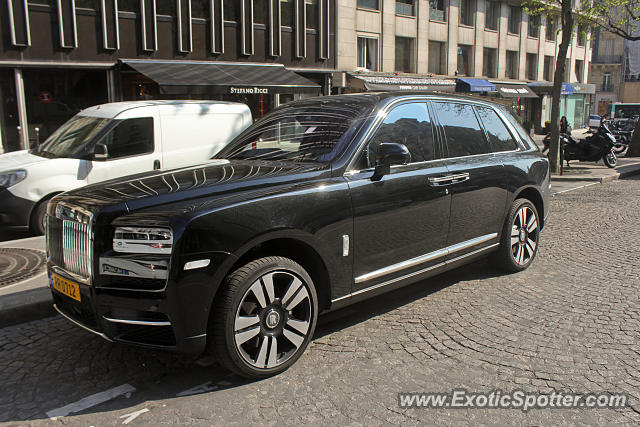 Rolls-Royce Cullinan spotted in Paris, France