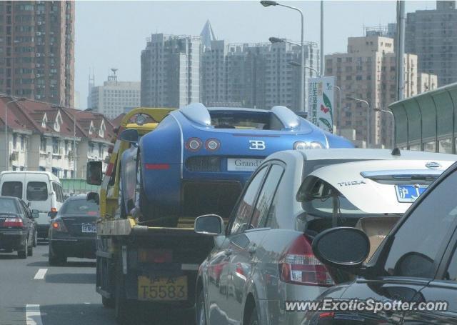 Bugatti Veyron spotted in SHANGHAI, China
