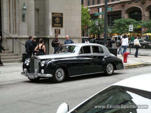 Rolls Royce Silver Cloud spotted in Chicago, Illinois
