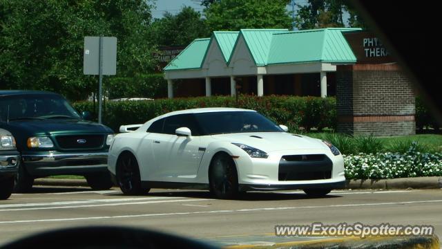 Nissan Skyline spotted in Willowbrook, Texas