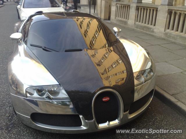 Bugatti Veyron spotted in Abu Dhabi, United Arab Emirates