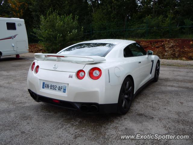 Nissan Skyline spotted in Prenois, France
