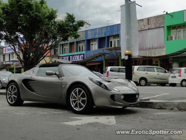 Lotus Elise spotted in Langkawi, Malaysia