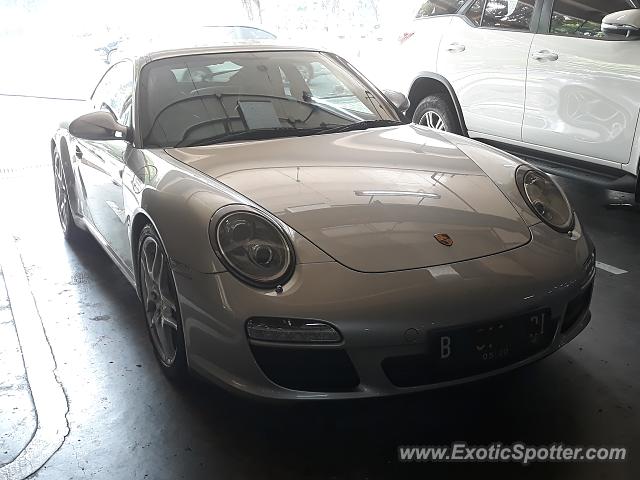 Porsche 911 spotted in Jakarta, Indonesia