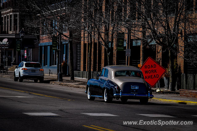 Rolls-Royce Silver Dawn spotted in Wayzata, Minnesota