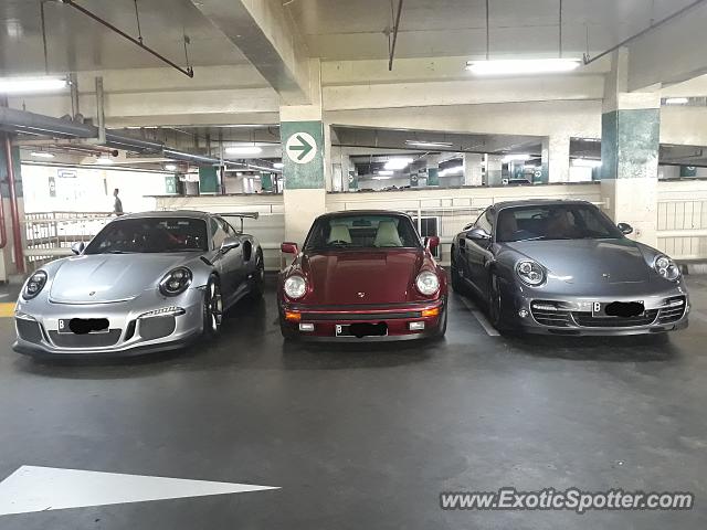 Porsche 911 spotted in Jakarta, Indonesia