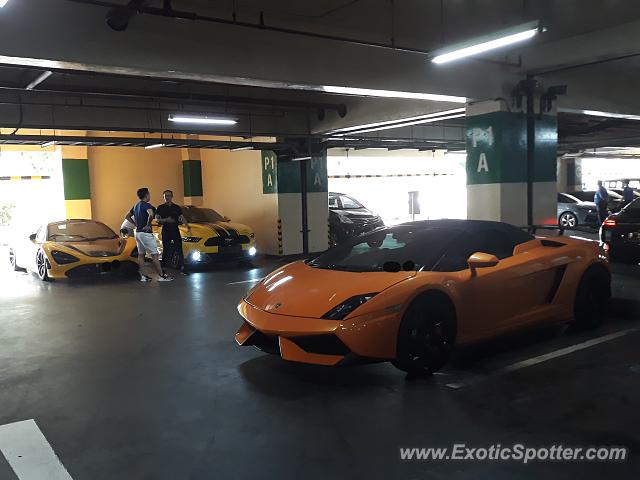 Lamborghini Gallardo spotted in Jakarta, Indonesia