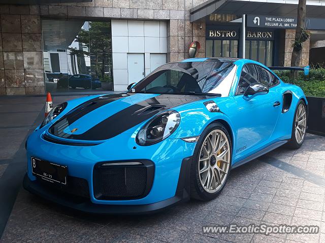 Porsche 911 GT2 spotted in Jakarta, Indonesia