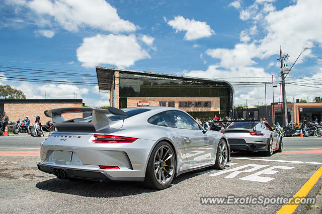 Porsche 911 GT3 spotted in Curitiba, PR, Brazil