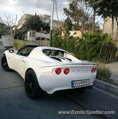 Lotus Elise spotted in Tehran, Iran