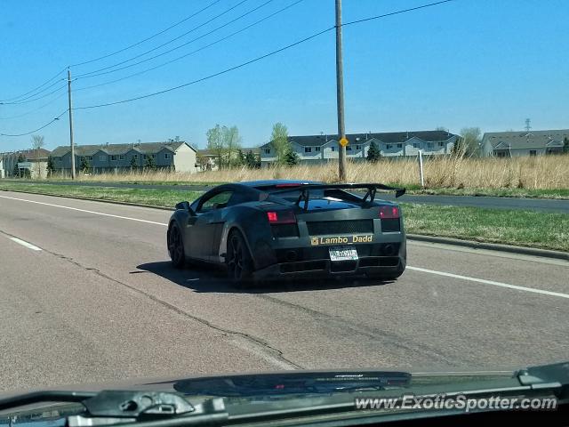 Lamborghini Gallardo spotted in Prior Lake, Minnesota