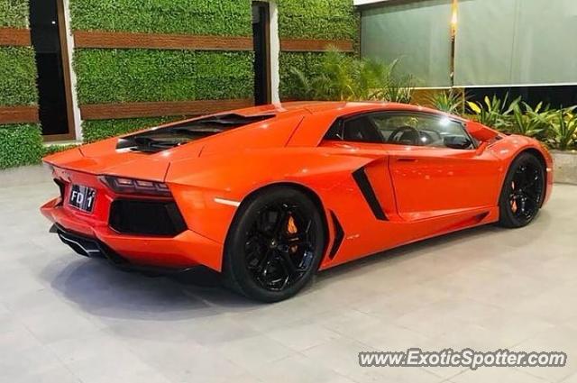 Lamborghini Aventador spotted in Faislabad, Pakistan