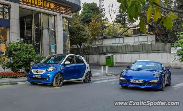 Porsche 911 spotted in Tehran, Iran