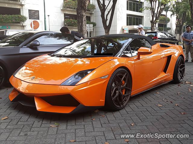 Lamborghini Gallardo spotted in Jakarta, Indonesia