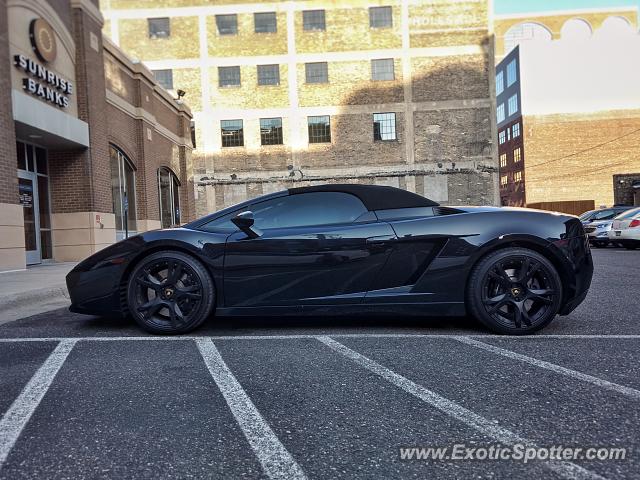 Lamborghini Gallardo spotted in Minneapolis, Minnesota
