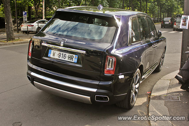 Rolls-Royce Cullinan spotted in Paris, France