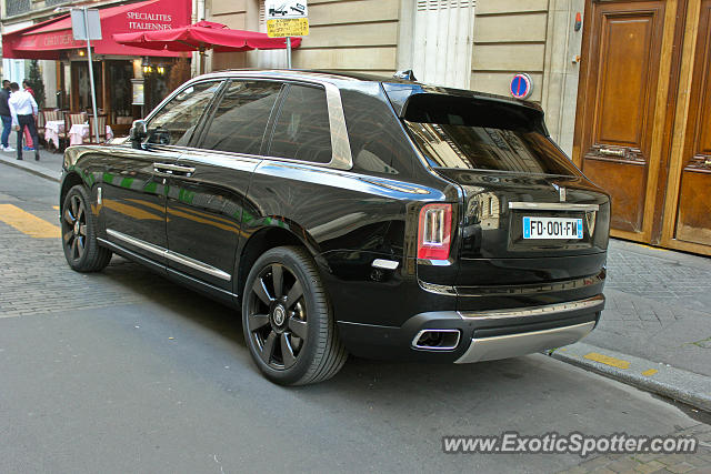 Rolls-Royce Cullinan spotted in Paris, France
